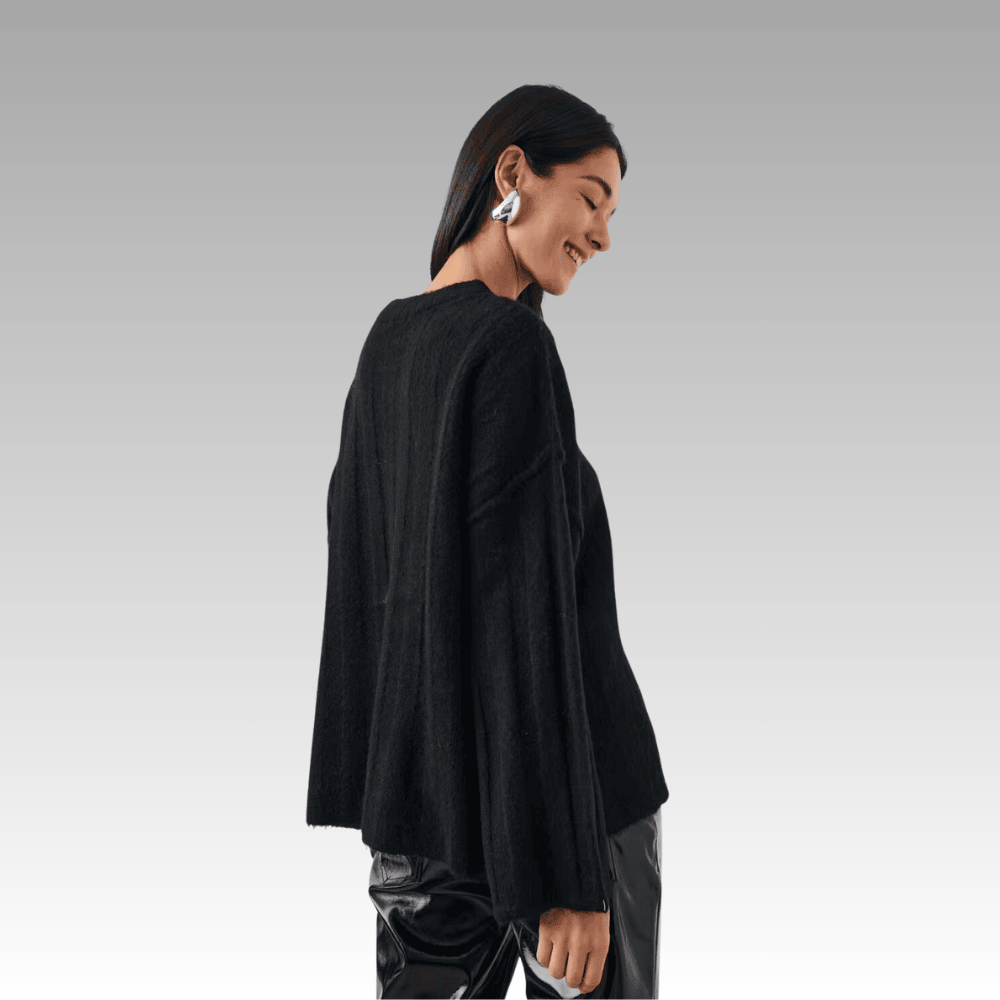 black boxy fit knitted jumper with round neck qdatq